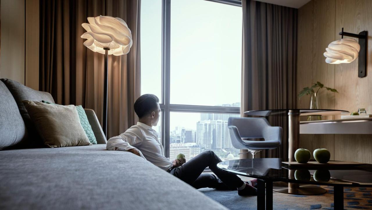 Amari Kuala Lumpur Otel Dış mekan fotoğraf A guest room at the hotel