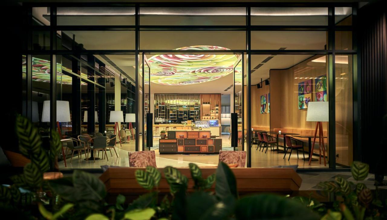 Amari Kuala Lumpur Otel Dış mekan fotoğraf The lobby lounge